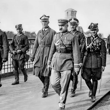 1280px-Piłsudski_May_1926 Polak strzelał do Polaka. Wydarzyło się to zaledwie sto lat temu