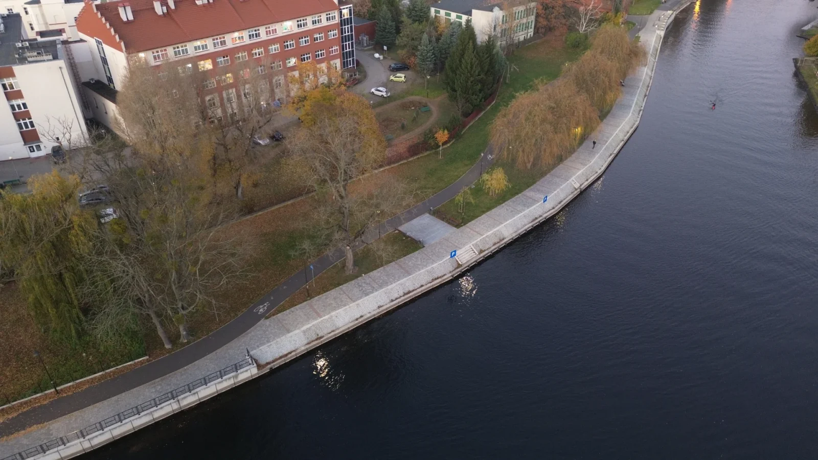 Państwo wyremontuje brakujący fragment bulwarów. Na razie zaczyna od dokumentacji
