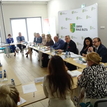 Mieszkańcy domagali się od parlamentarzystów zrobienia czegoś z hałasem. Urząd Marszałkowski zignorował