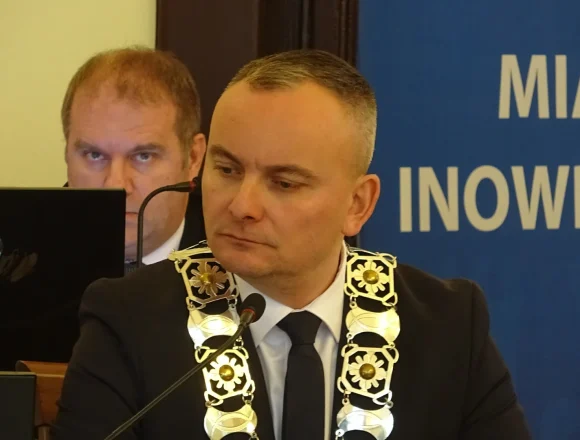 KO odgraża się Fajokowi referendum