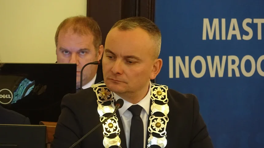 KO odgraża się Fajokowi referendum