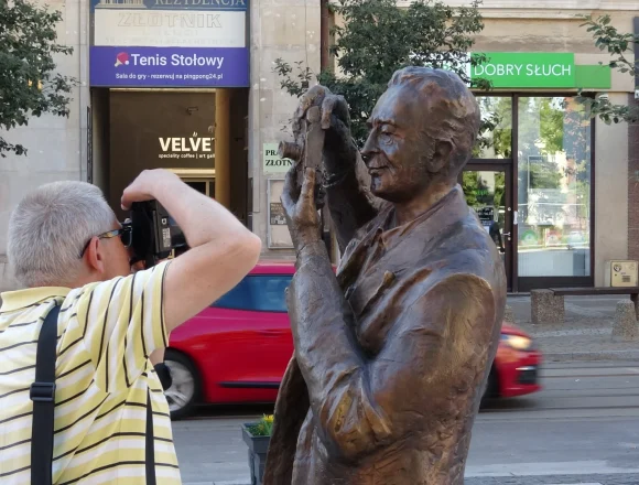DSC05519 Dzięki fotografikom znamy starą Bydgoszcz. Odsłonięto im poświęconą rzeźbę