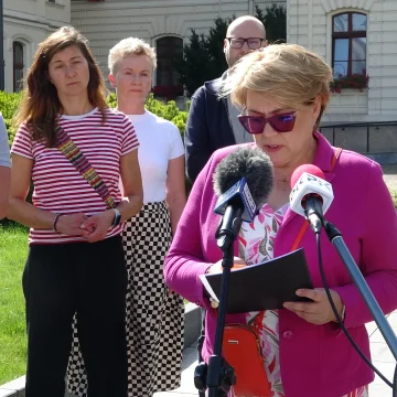 Radna w głosowaniu dała zielone światło dla kąpieliska w Parku Centralnym, a teraz krytykuje