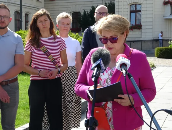 Radna w głosowaniu dała zielone światło dla kąpieliska w Parku Centralnym, a teraz krytykuje