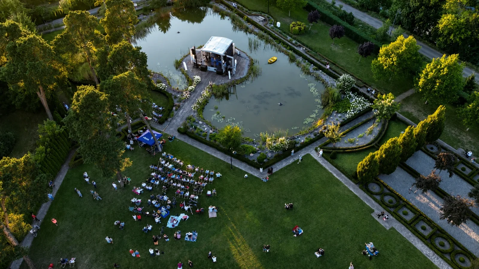 To był wyjątkowy koncert, za sprawą trudnej do powtórzenia scenerii