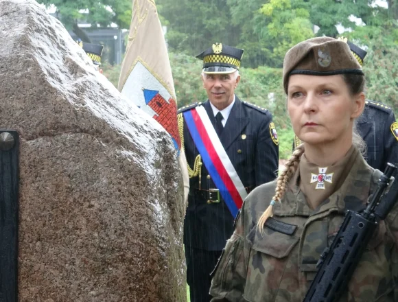 DSC05825 Deszcz nie powstrzymał pamięci o Powstaniu Warszawski. W Bydgoszczy powstanie pomnik AK