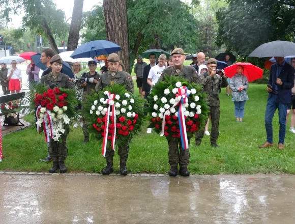 DSC05828 Czy uroczystości patriotyczne muszą być zawsze przegadane przez polityków? (felieton)