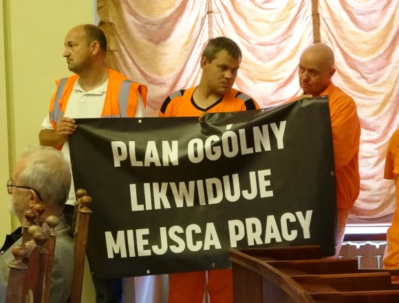 DSC06055 Bydgoszcz ma Plan Ogólny. Na sesji transparenty sugerujące powiązania ratusza z developerami