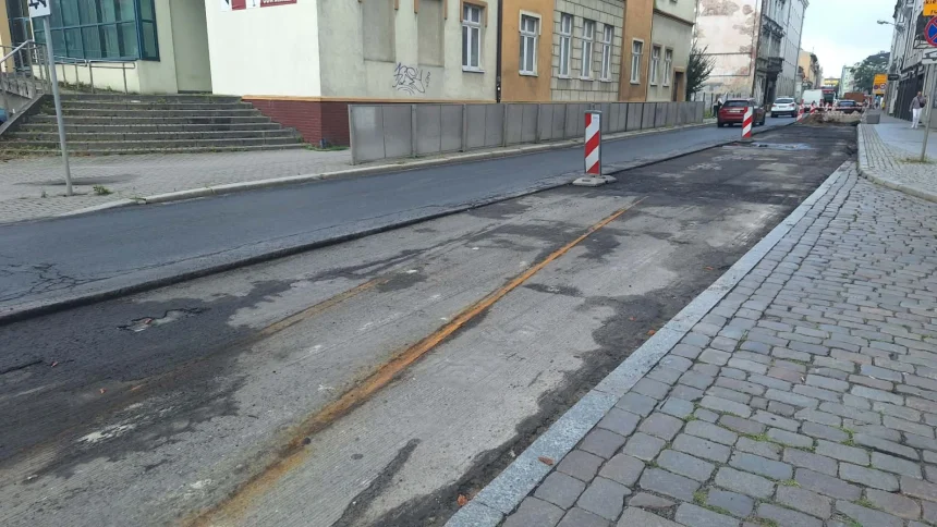 Przy okazji prac na Poznańskiej odnaleziono stare tory tramwajowe