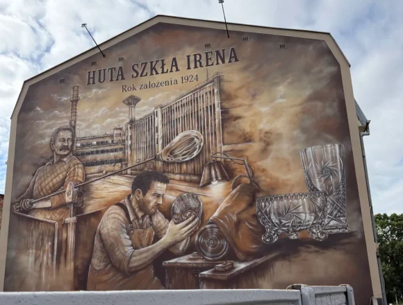 803102444_1315061101694798_1445708159204966953_n Mural upamiętnia hutę, a mieszkańcom cieknie dach