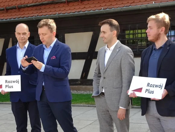 DSC06282 Bydgoskcy radni PiS przechodzą do Morawieckiego. Krytykują rządowe plany szybciej kolei