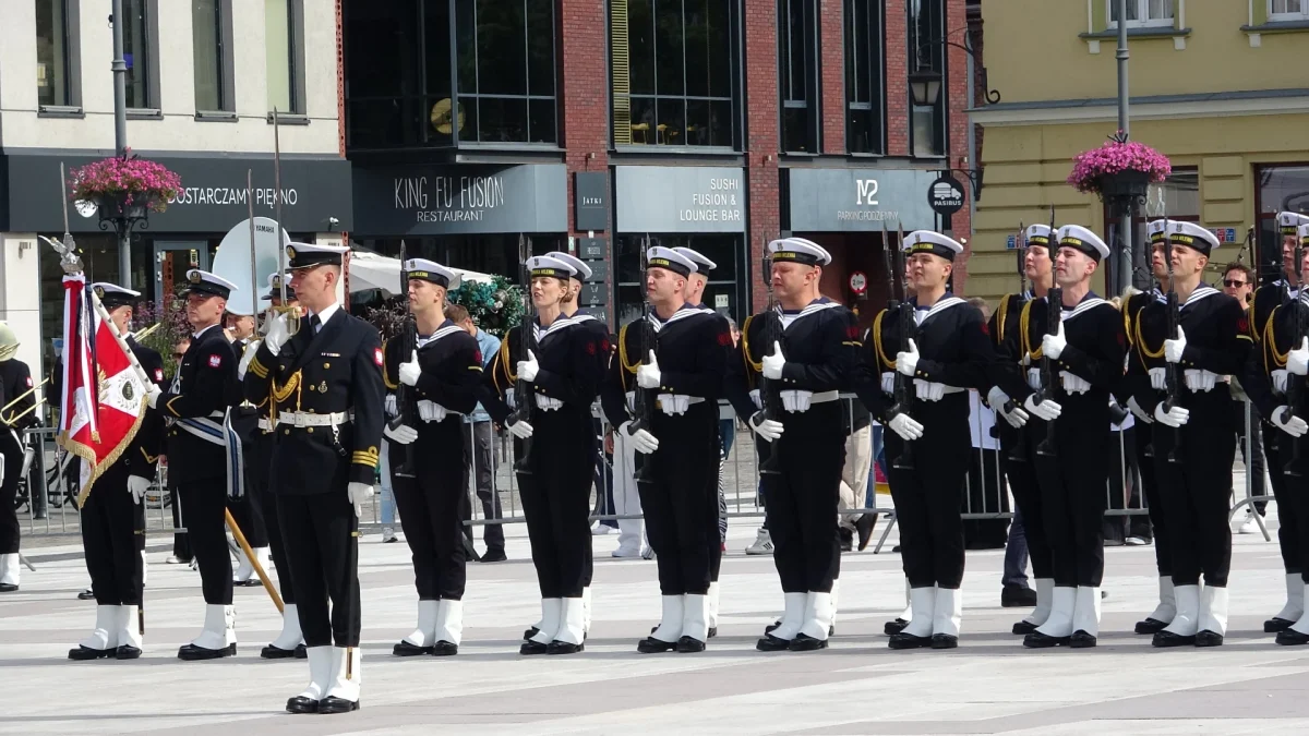 A grand celebration for sailors in Bydgoszcz, commemorating the bravery of the Vistula river sailors of 1939 DSC06310