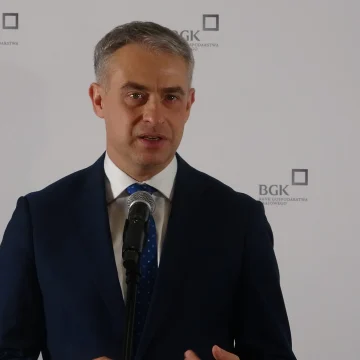 DSC06603 Gawkowski chce ukarać właściciela Facebooka, ale administracja publiczna to jej główny klient