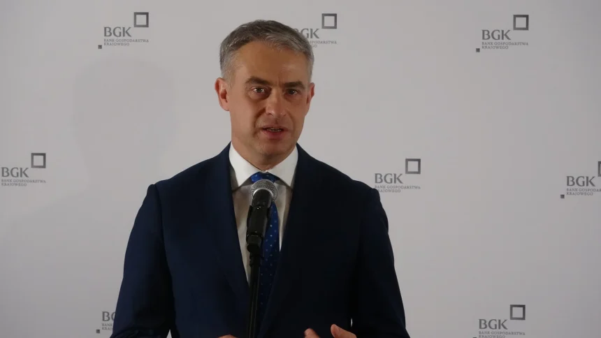 DSC06603 Gawkowski chce ukarać właściciela Facebooka, ale administracja publiczna to jej główny klient