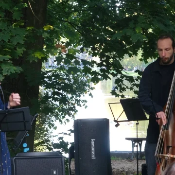 DSC06774 Jazzem w jesiennej scenerii zakończono sezon muzyczny nad Kanałem Bydgoskim