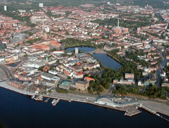 KielerStadtzentrumLuftaufnahme Metropolie Kilonii i Tampere vs Metropolia Bydgoszcz