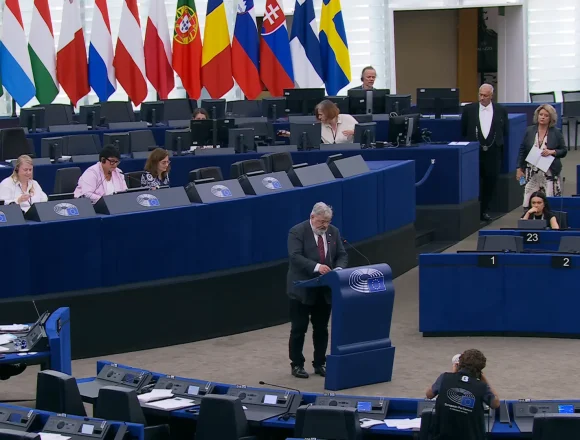 Shotcut_00_00_02_080 Nietypowa wymiana zdań o Bydgoszczy w Parlamencie Europejskim