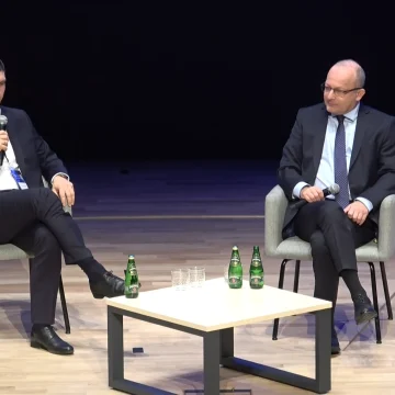 Do niepokojących sytuacji w szkołach miała doprowadzić dezinformacja. Bydgoszczanin na czele rządowego centrum ds. walki z nią