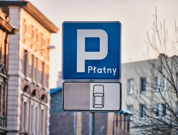 Parkowanie na Leśnym – trwają konsultacje. Pytania i odpowiedzi