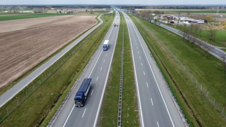 uid_1f8334883c8d4bb6bc3e776b6c366179_width_900_play_0_pos_0_gs_0_height_506 Rozbudowa autostrady A1 o trzeci pas napotyka na utrudnienia. Trzeba będzie przeprowadzić inwentaryzację przyrodniczą