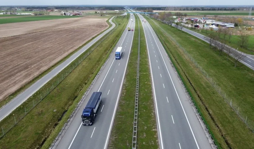 uid_1f8334883c8d4bb6bc3e776b6c366179_width_900_play_0_pos_0_gs_0_height_506 Rozbudowa autostrady A1 o trzeci pas napotyka na utrudnienia. Trzeba będzie przeprowadzić inwentaryzację przyrodniczą